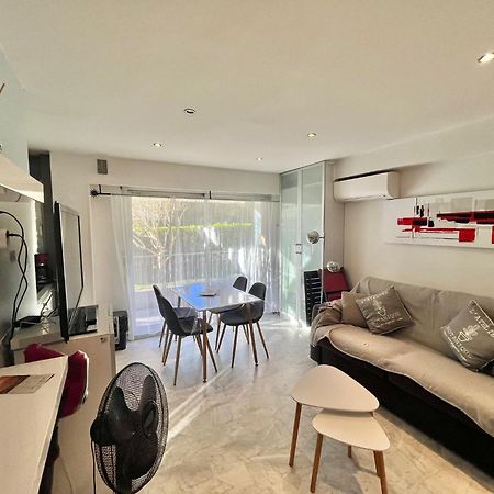 Jolies Lavandes, By Welcome To Cannes Luaran gambar
